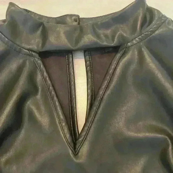 Faux Leather top with  Lace Sleeves Gorgeous Size Med - Picture 3 of 9